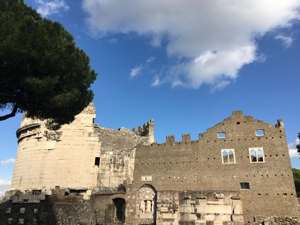 Via Appia, Regina viarum - Art Club - Associazione culturale - Visite guidate a Roma Esperienze d'Arte - Dicembre 2020 - Tomba Cecilia Metella 2